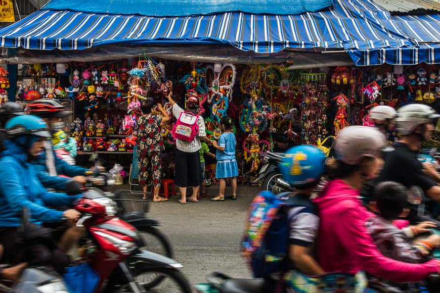 Lanterns adorn cities across Vietnam during Mid-autumn Festival
